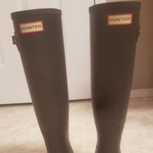 Matte black hunter boots size 8